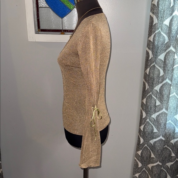 Naf Naf Y2K Gold Metallic Knit V Neck Bell Sleeve Top SZ Medium - Picture 3 of 9